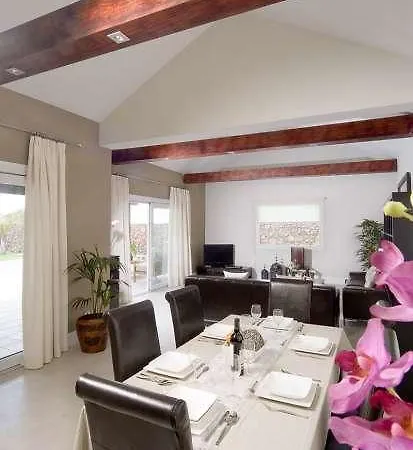 Larkko Villa *